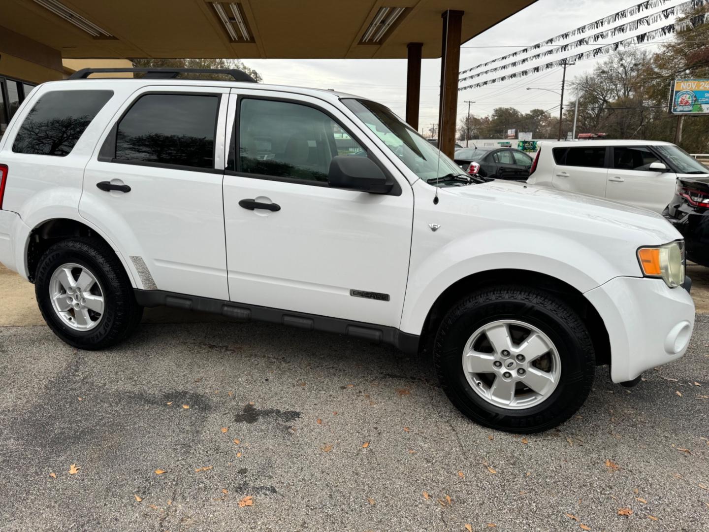 2008 White Ford Escape (1FMCU031X8K) , located at 307 West Marshall Avenue, Longview, TX, 75601, (903) 753-3091, 32.500828, -94.742577 - Photo#1